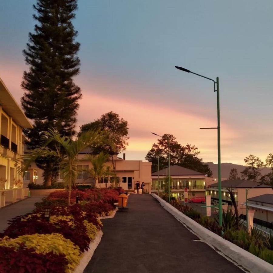 The Balcone Suites & Resort Bukittinggi Exterior foto