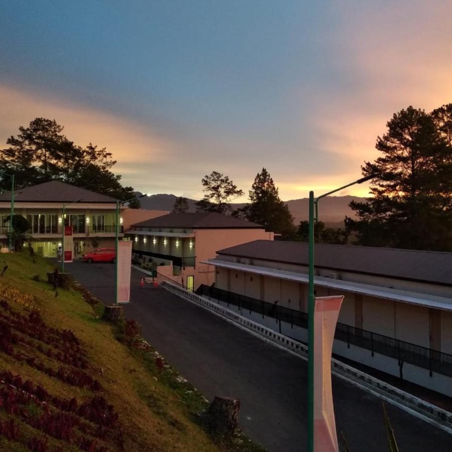 The Balcone Suites & Resort Bukittinggi Exterior foto
